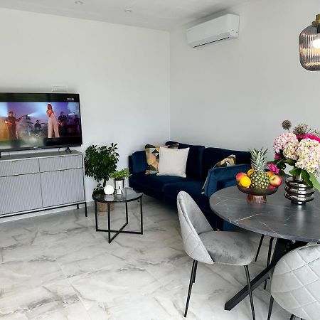 Olive View Apartment Брела Экстерьер фото