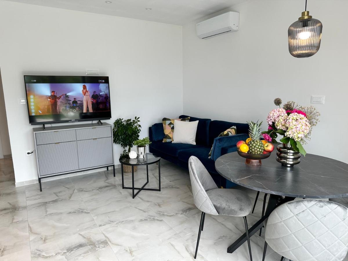Olive View Apartment Брела Экстерьер фото