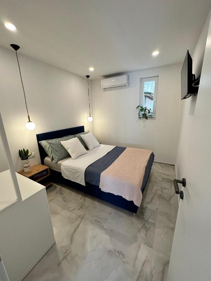Olive View Apartment Брела Экстерьер фото