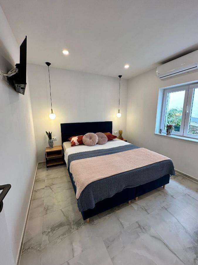 Olive View Apartment Брела Экстерьер фото